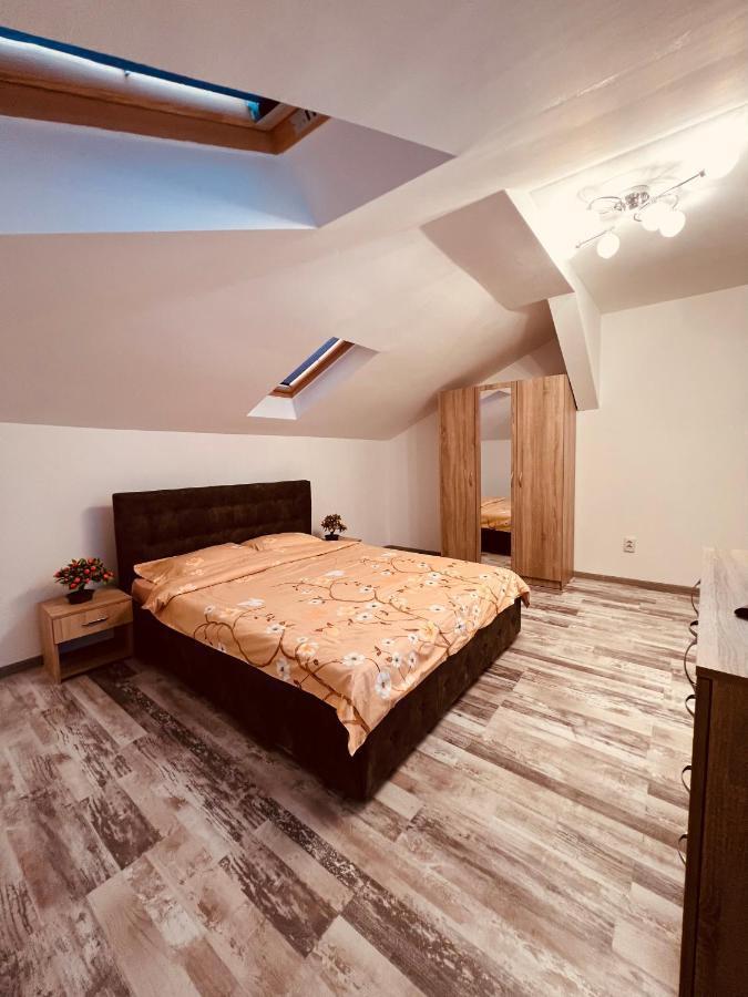 Zizi'S House Garii Apartment Brasov Ngoại thất bức ảnh
