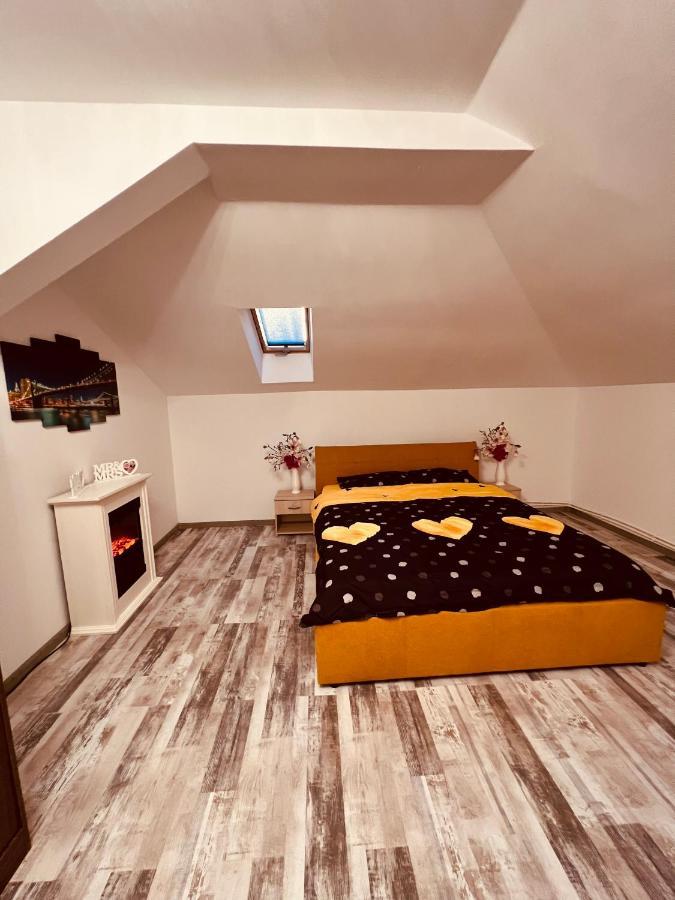 Zizi'S House Garii Apartment Brasov Ngoại thất bức ảnh