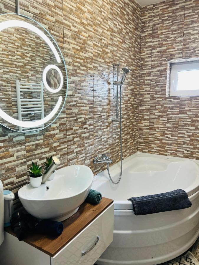 Zizi'S House Garii Apartment Brasov Ngoại thất bức ảnh